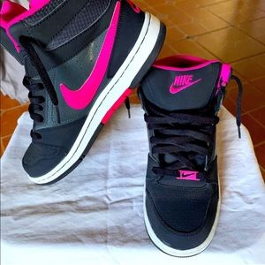 Nike high tops women’s 8/ men’s 6 1/2